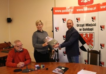 Pierwsze umowy na realizację zadań publicznych w 2017 roku z NGO’sami podpisane