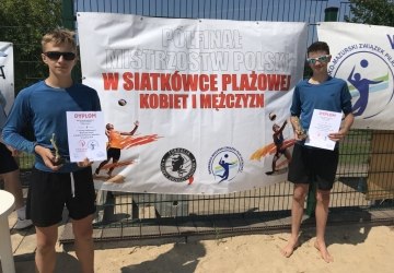 Kacper i Adrian awansowali do Finału Mistrzostw Polski w Siatkówce Plażowej Młodzików