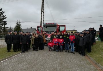 Oficjalne przekazanie nowego samochodu bojowego dla Ochotniczej Straży Pożarnej w Górnem