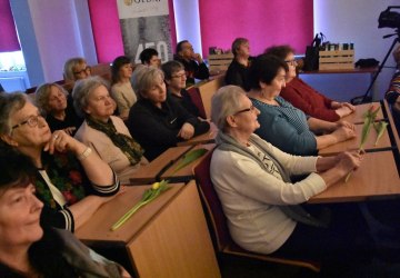 Dzień kobiet w Bibliotece Publicznej