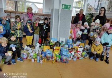 W Przedszkolu Samorządowym nr 1 zakończyła się zbiórka karmy na rzecz podopiecznych przydomowego przytuliska dla zwierząt „Bezdomniaki”